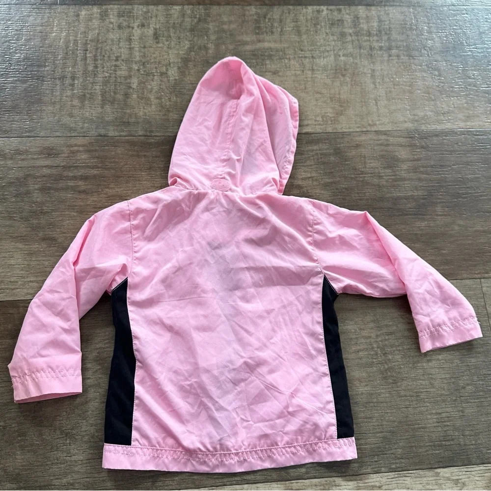 Nike baby girls light weight wind breaker coat with hood light pink and black